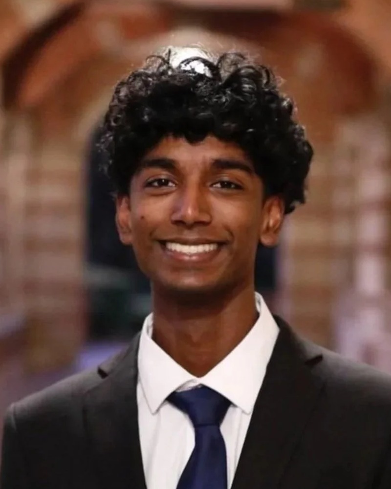 Headshot — Hayden Selvakumar
